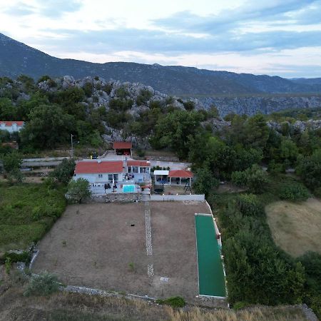 Villa Zrinka **** Svinisce ภายนอก รูปภาพ