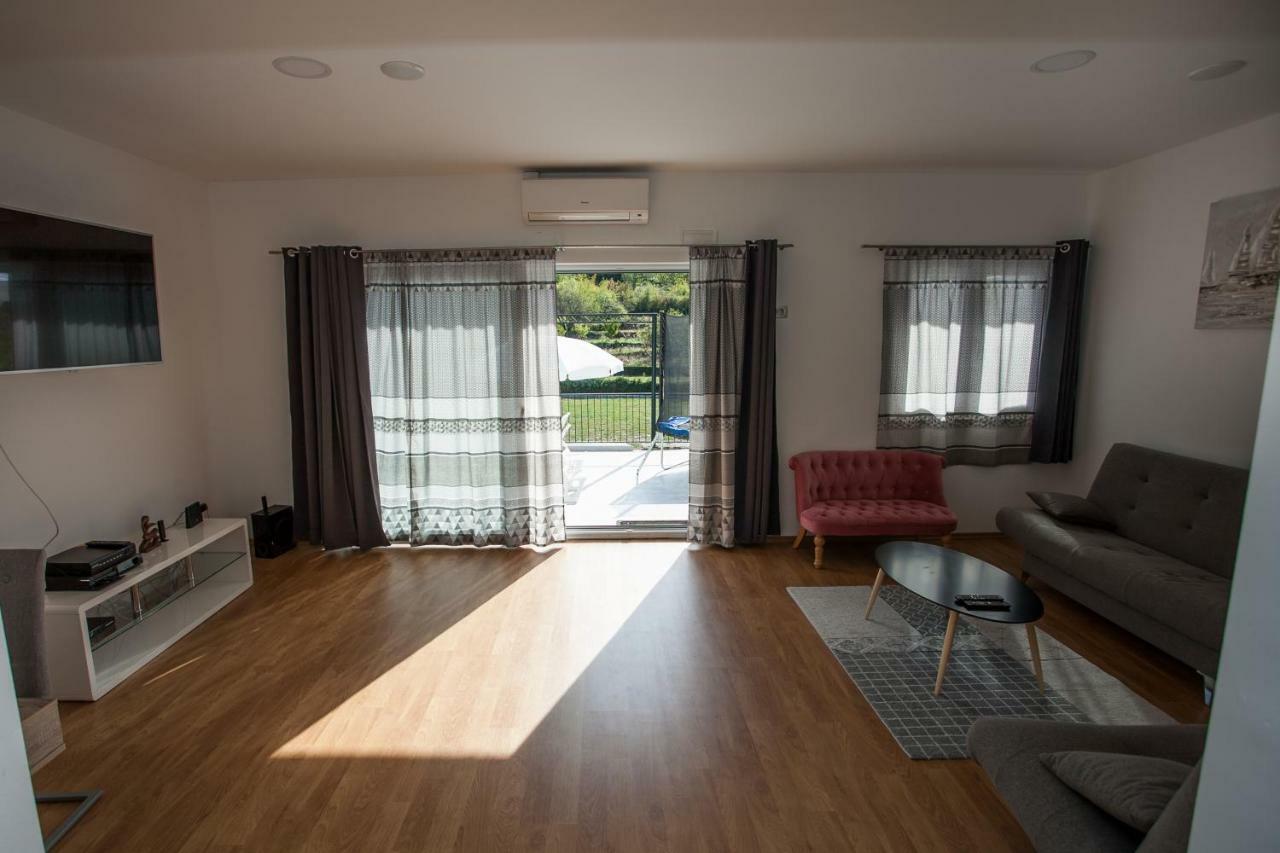 Villa Zrinka **** Svinisce ภายนอก รูปภาพ