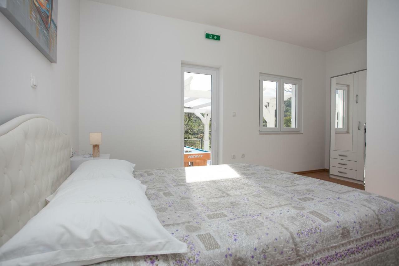 Villa Zrinka **** Svinisce ภายนอก รูปภาพ