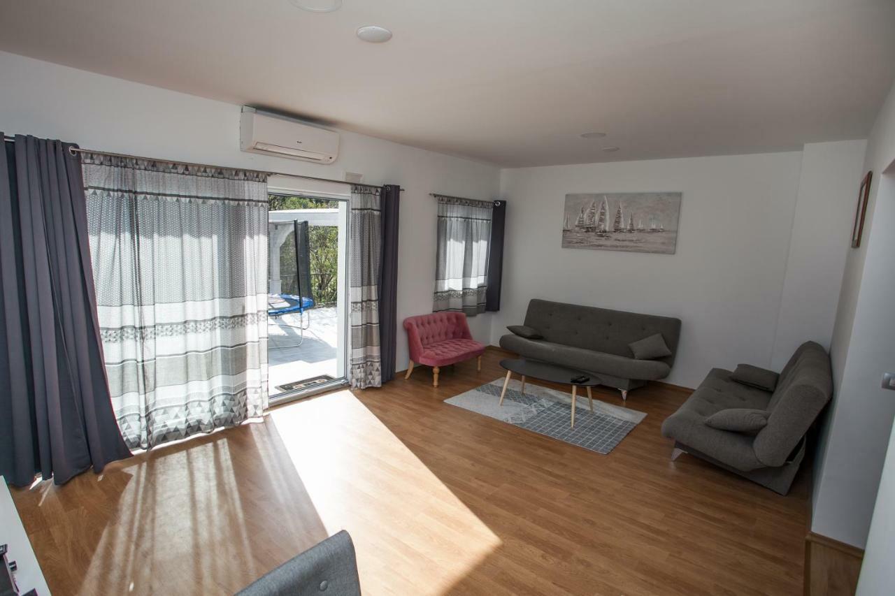 Villa Zrinka **** Svinisce ภายนอก รูปภาพ