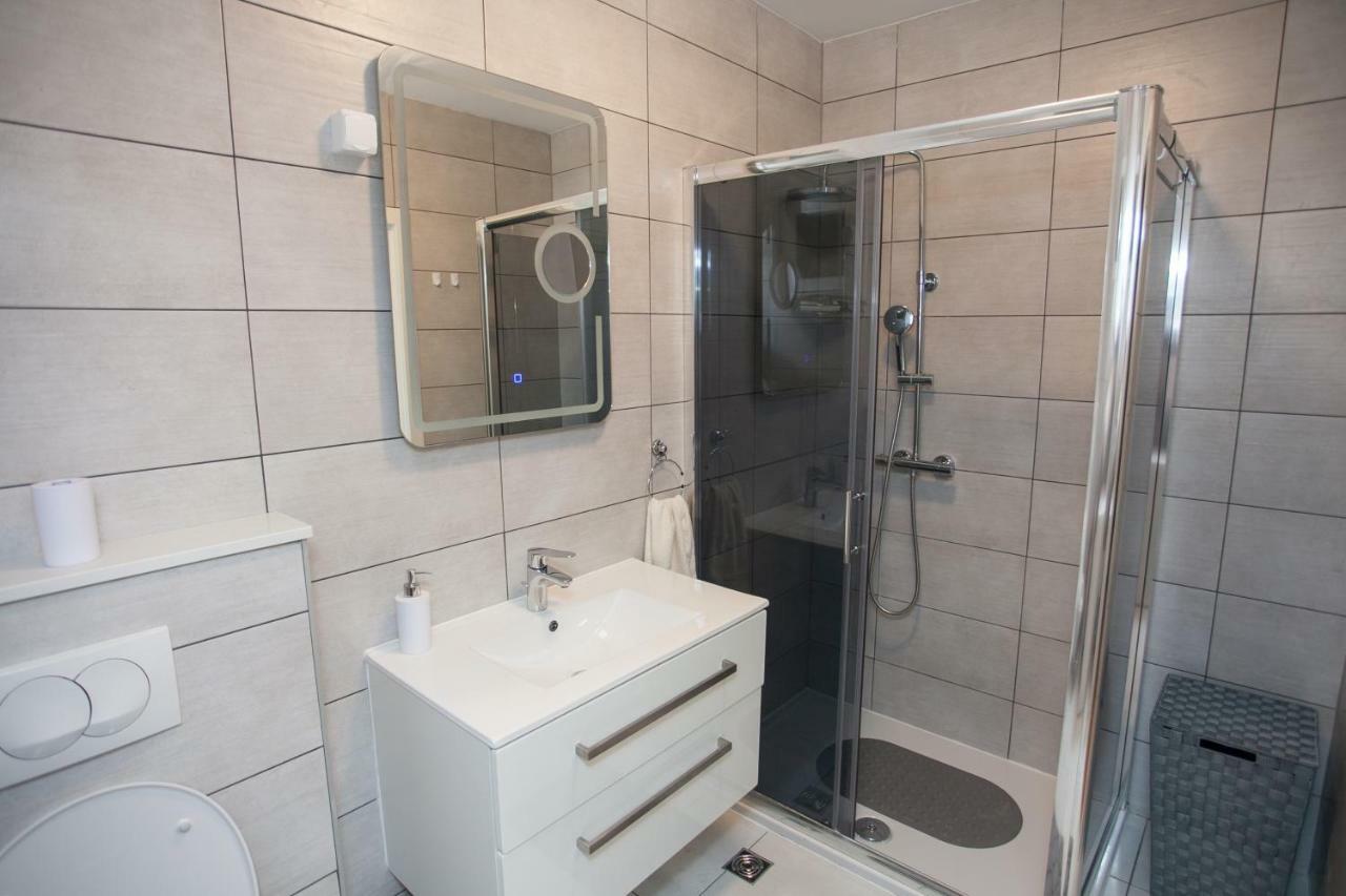 Villa Zrinka **** Svinisce ภายนอก รูปภาพ